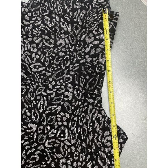Chicos Zenergy Size 3 Black Patterned Polyester/Spandex Capri Pants - Picture 11 of 16